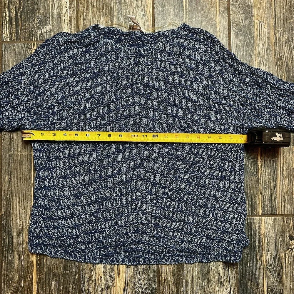 Chico’s Blue Shimmer Knit Sweater Long Sleeve Woman Size 1 - Picture 4 of 6